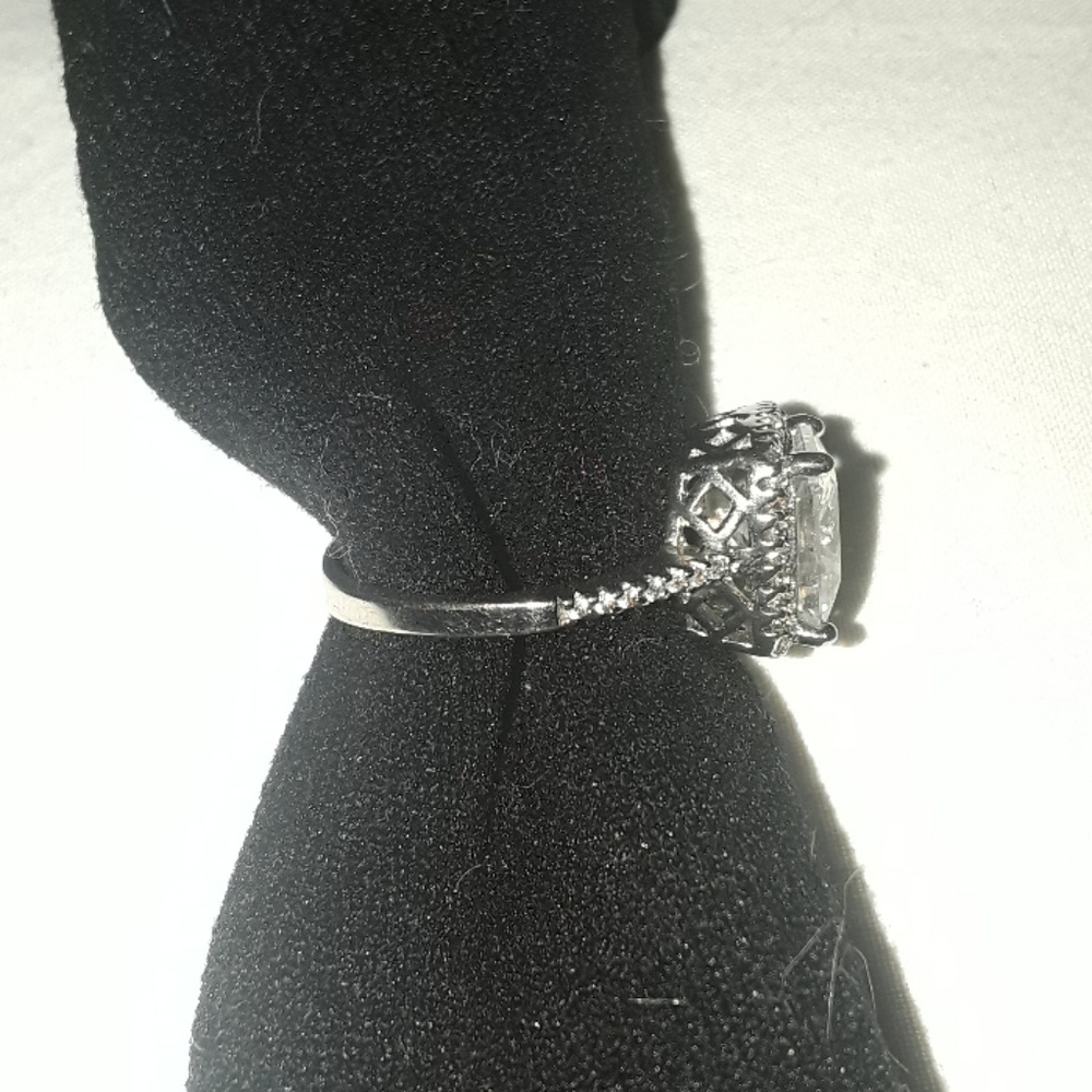 Ring - Picture 2 of 3